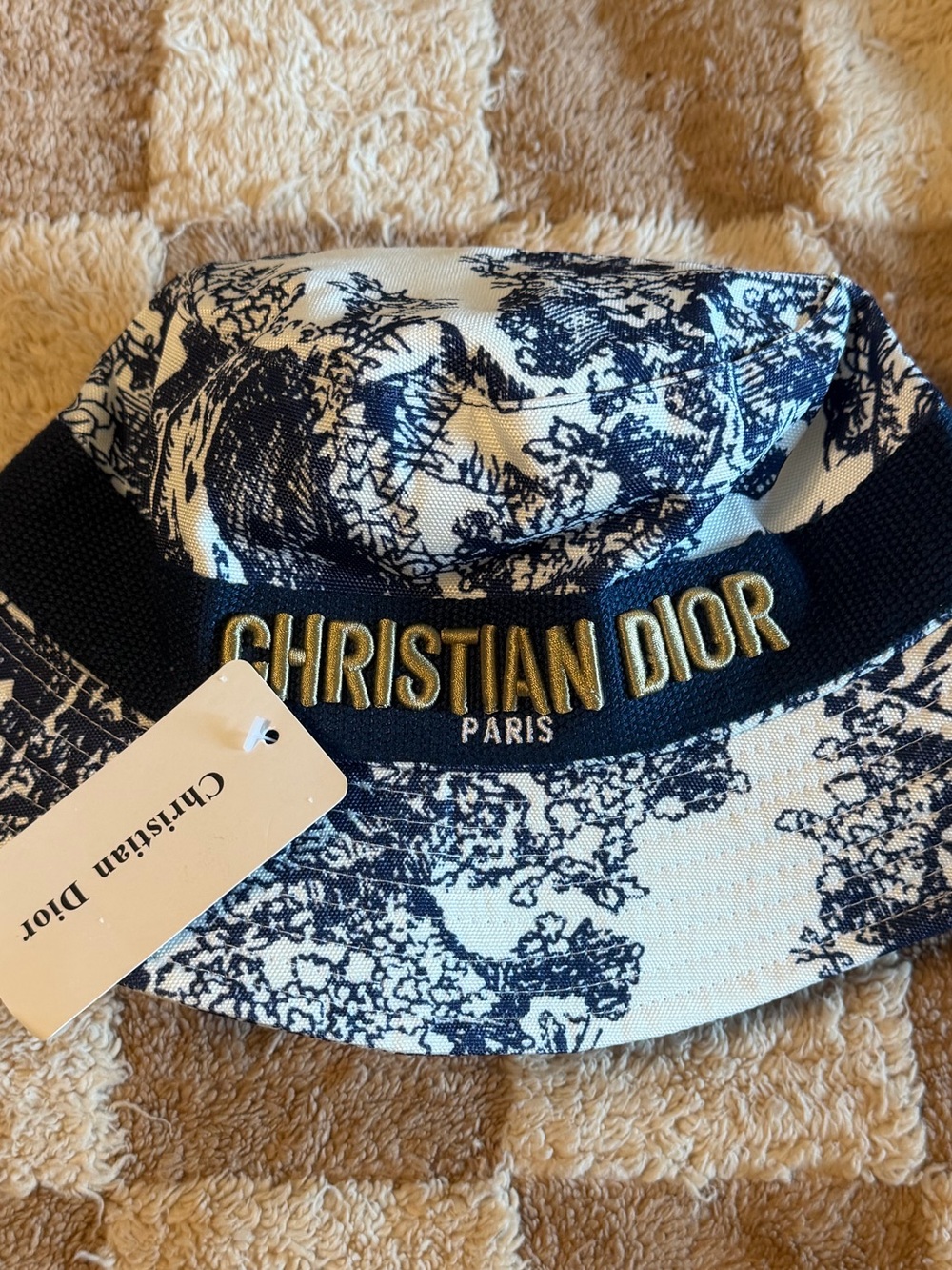 🆕 Christian Dior Toile de Jouy Embroidered Cotton Bucket Hat ~ blue, white, gold